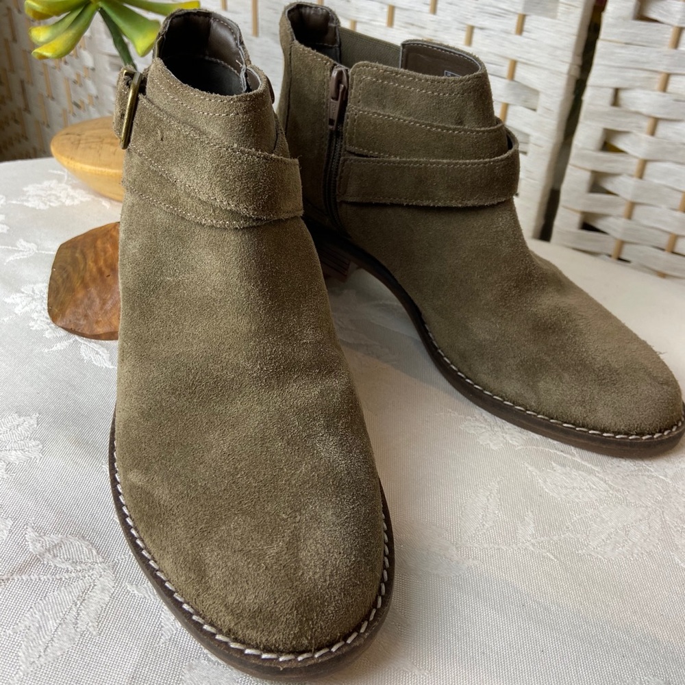 Clarks Booties 6.5 NWT - Picture 7 of 7